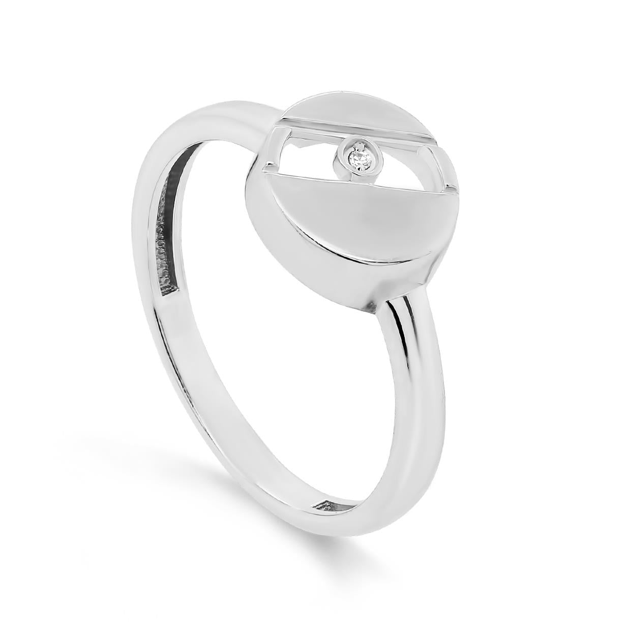 Silver ring with diamond